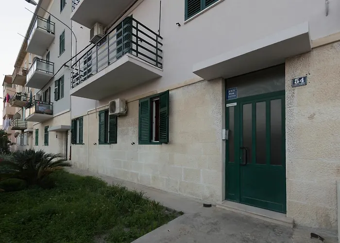 Apartment Leo