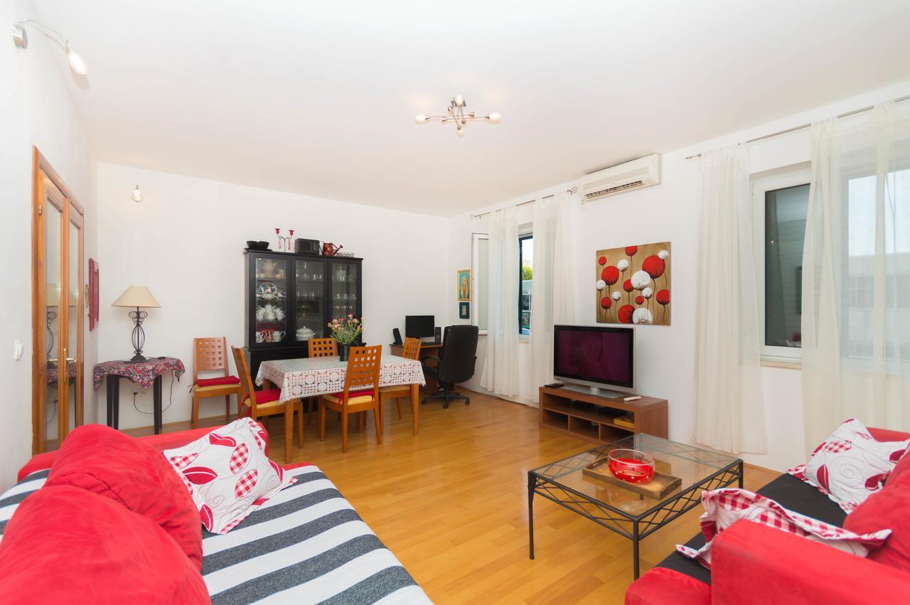 Apartma Apartment Leo *
